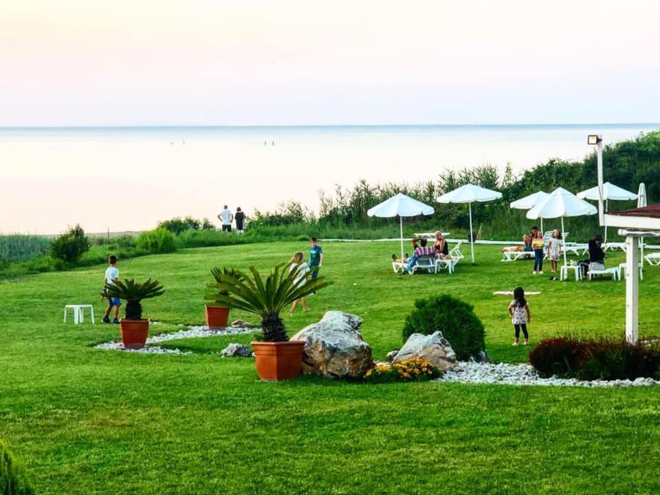 Toma'S Residence - Front Beach Tsarévo Extérieur photo
