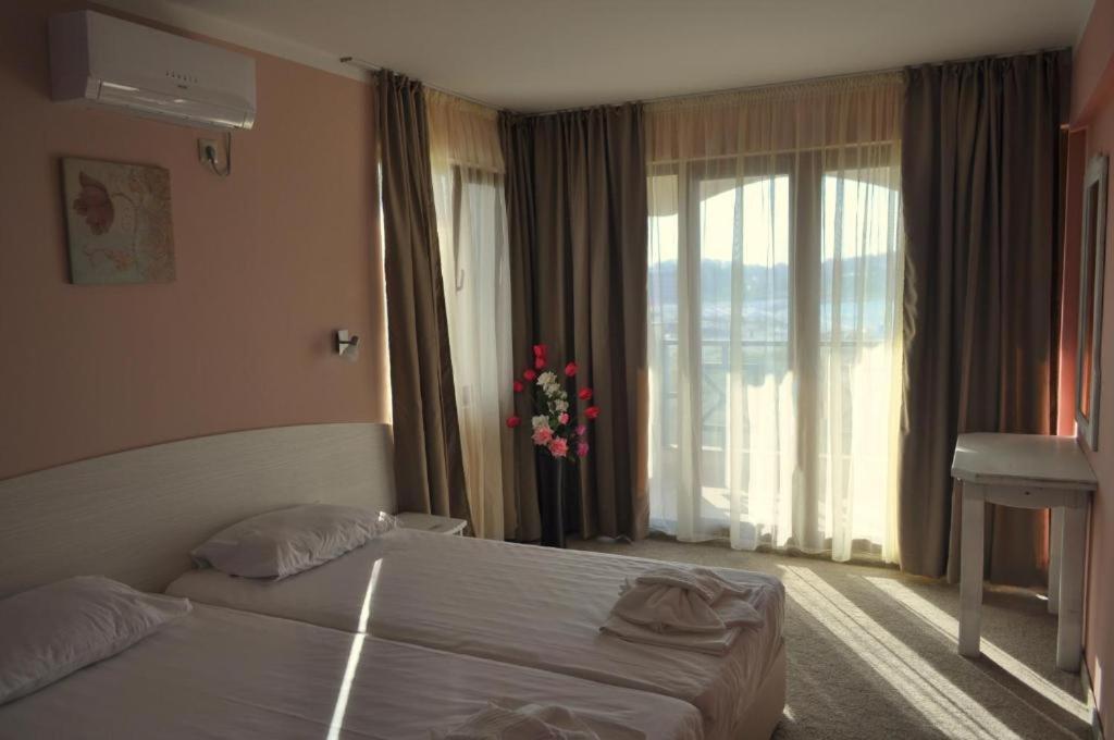 Toma'S Residence - Front Beach Tsarévo Extérieur photo